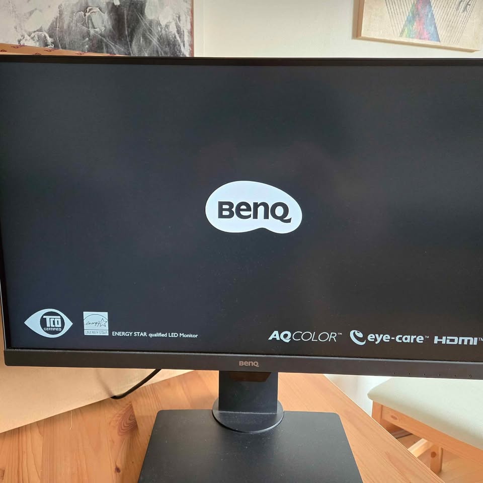 BenQ PD2705Q 27" QHD IPS Designer Monitor - Like New - photo 2