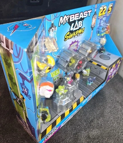 Mr Beast Lab Swarms Fusion Chaos Pack Toys - photo 3