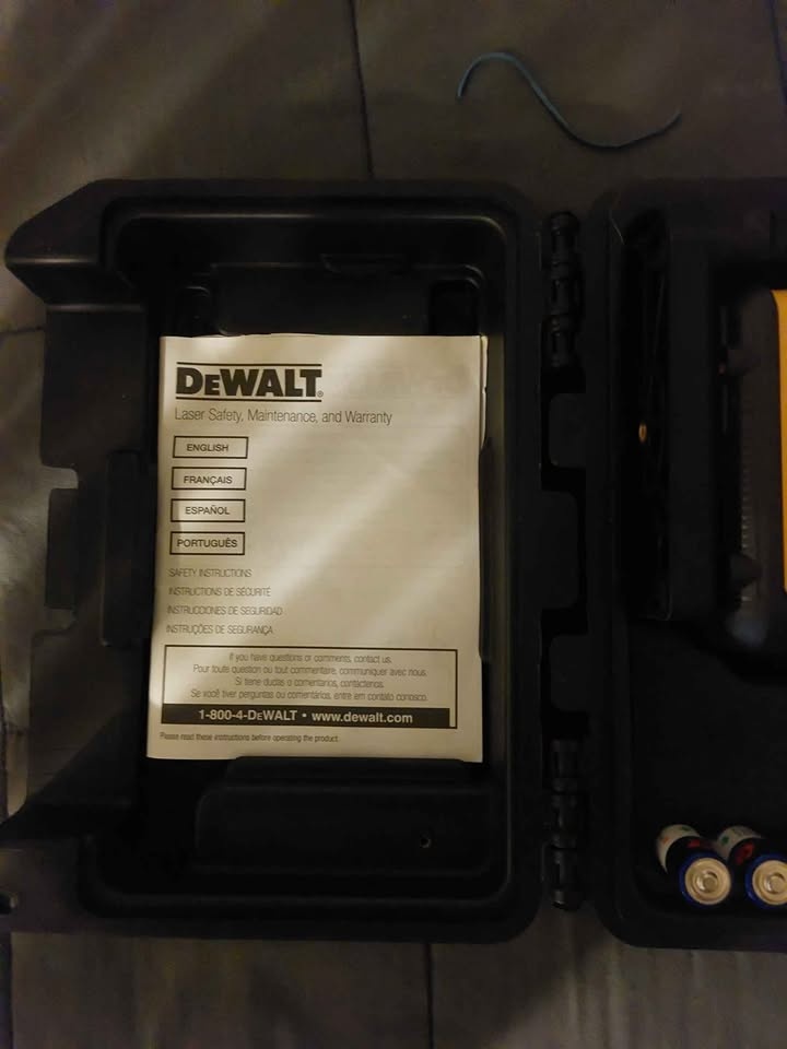 DEWALT 360° Red Beam Cross Line Laser Level - photo 4