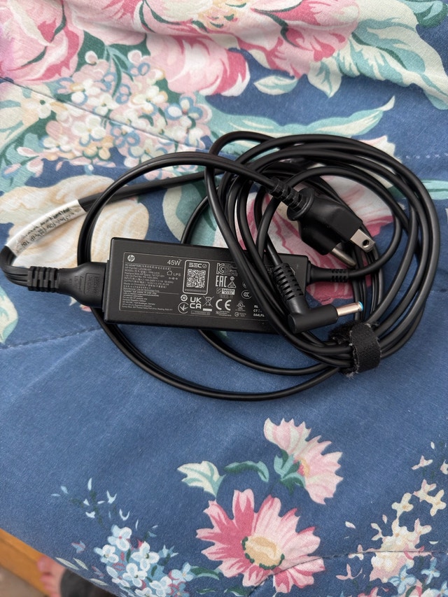 HP Laptop Charger Brick - photo 3