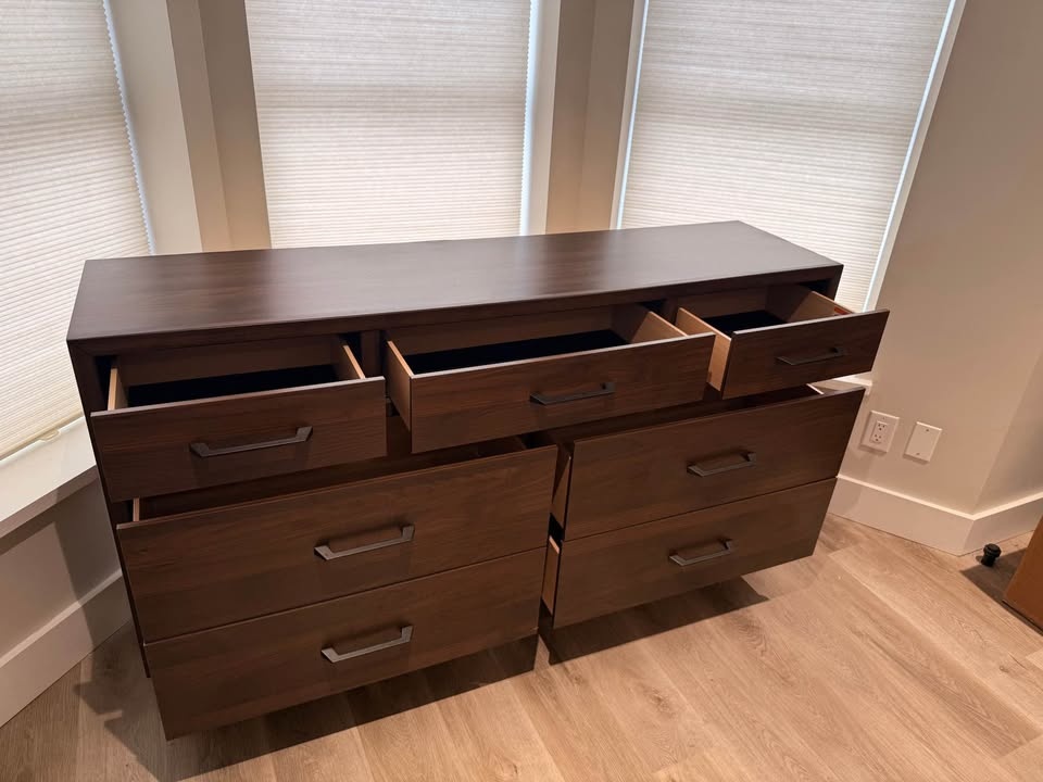 7 Drawer Dark Wood Dresser - photo 3