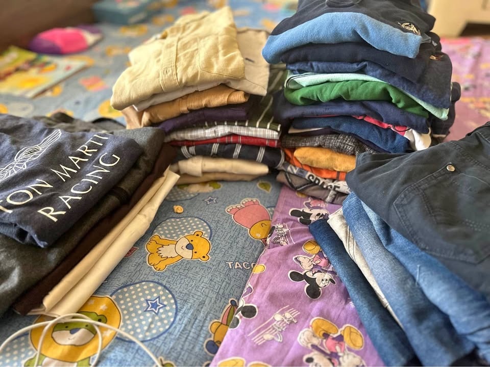 Men's Shirts & T-Shirts huge  Lot - Medium Size - Clearance