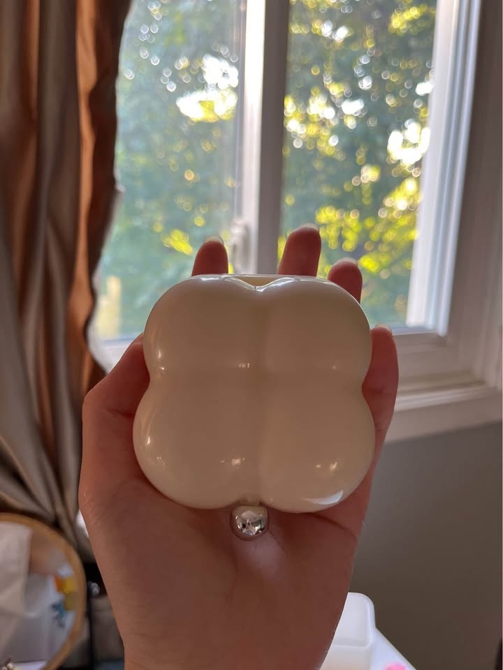 Compact white jewelry holder - photo 2