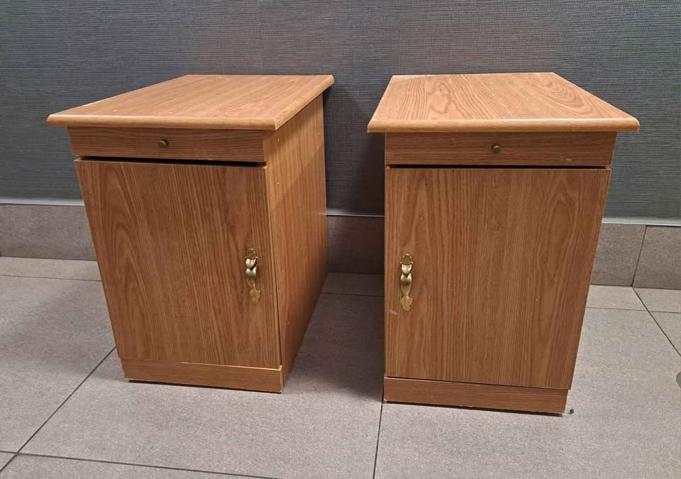 2 Light Brown Night Stands/Tables - photo 4