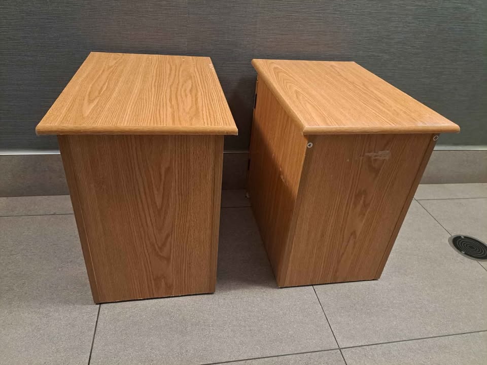 2 Light Brown Night Stands/Tables - photo 5