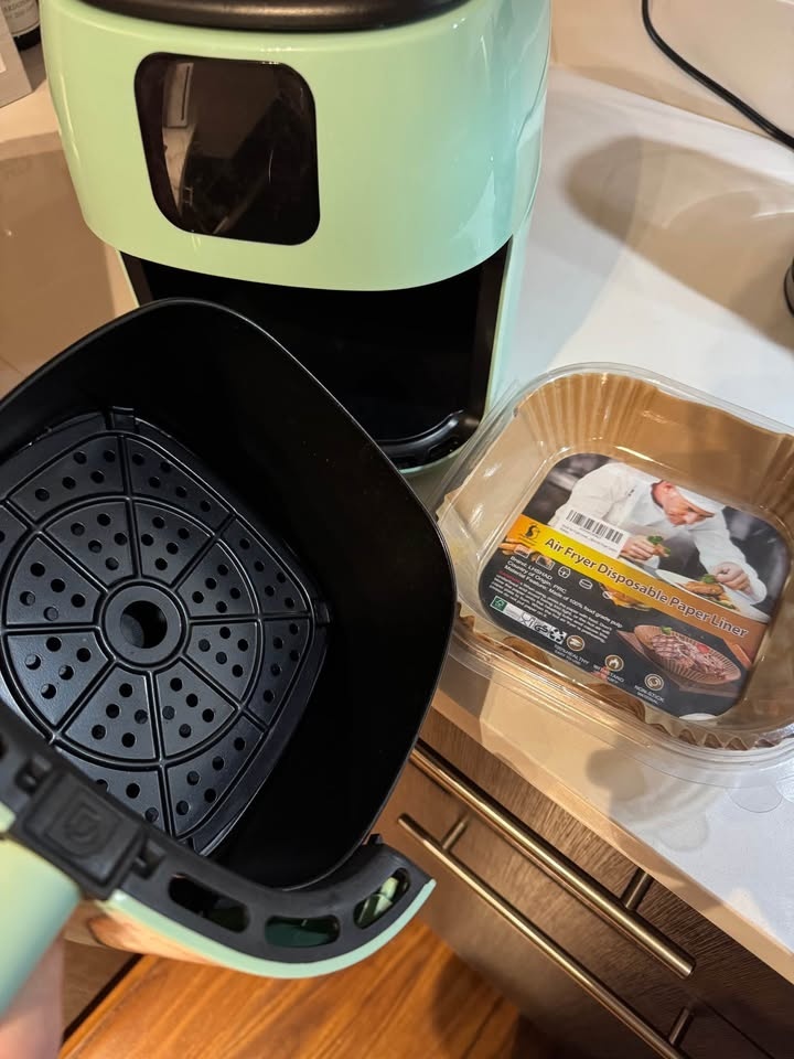 Dash Digital Air Fryer - photo 3