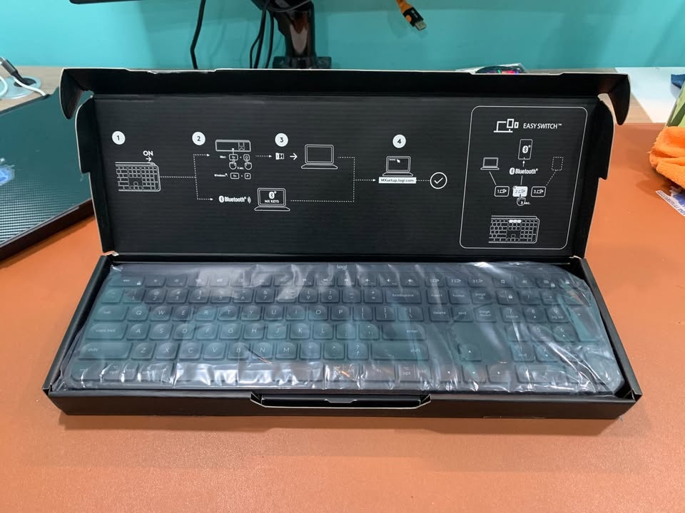 Logitech MX Keys Advanced Wireless Illuminated Keyboard - photo 2