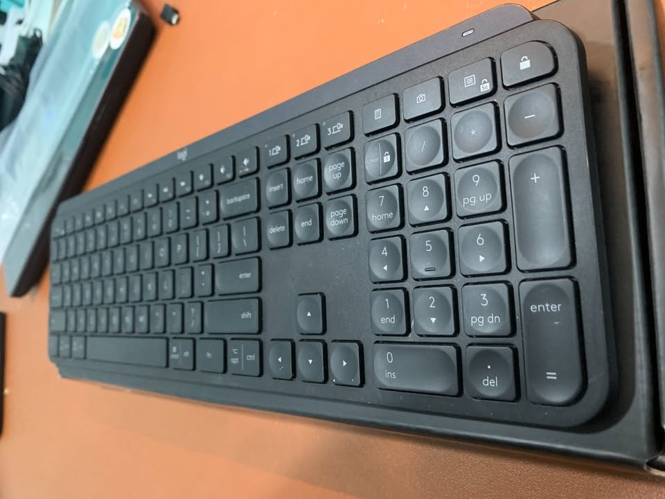 Logitech MX Keys Advanced Wireless Illuminated Keyboard - photo 5