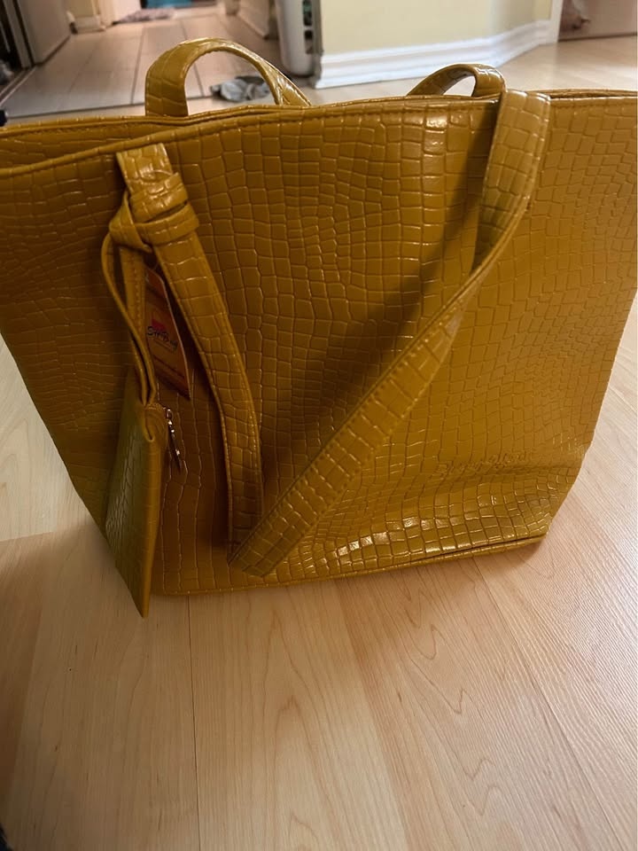 Handbag New with attached small wallet - photo 3