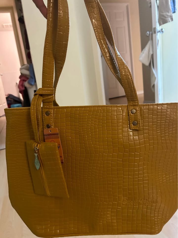 Handbag New with attached small wallet - photo 4