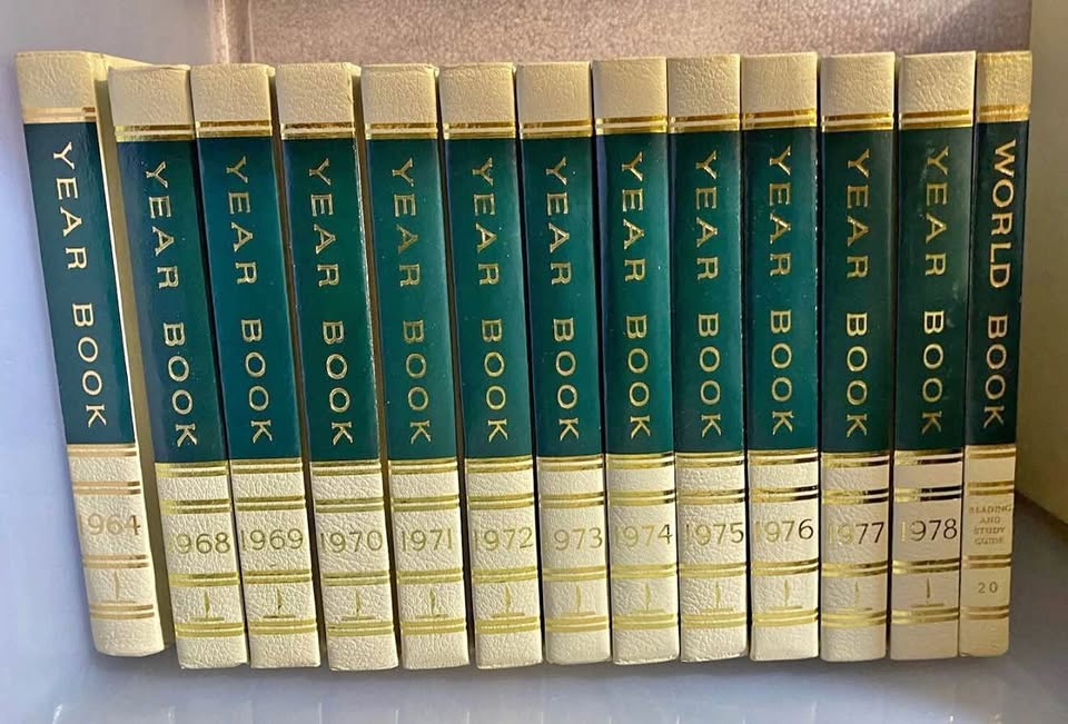 13 Vintage World Year Book Encyclopedia Set 1964-1978