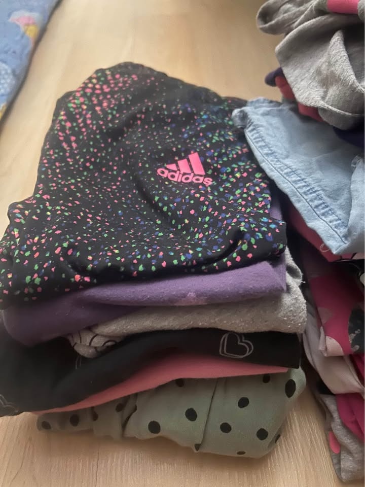 Girls clothing huge lot size 5-7 years - photo 2