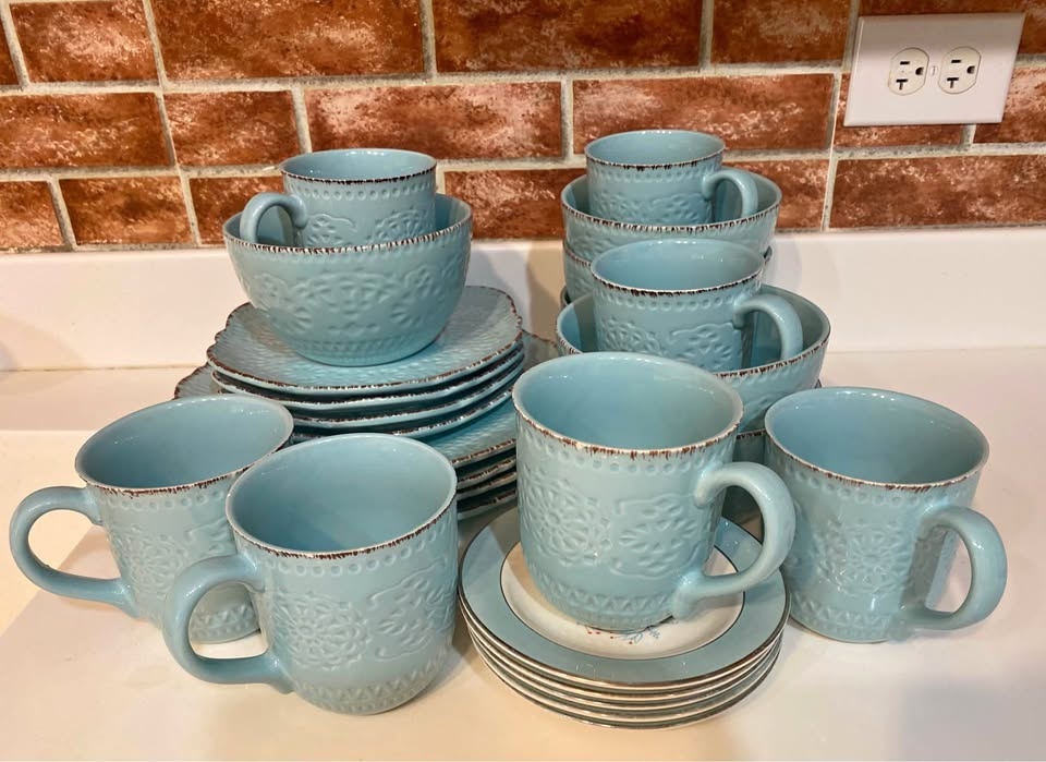 Pfaltzgraff Marseilles Dinnerware Set (26 pcs)