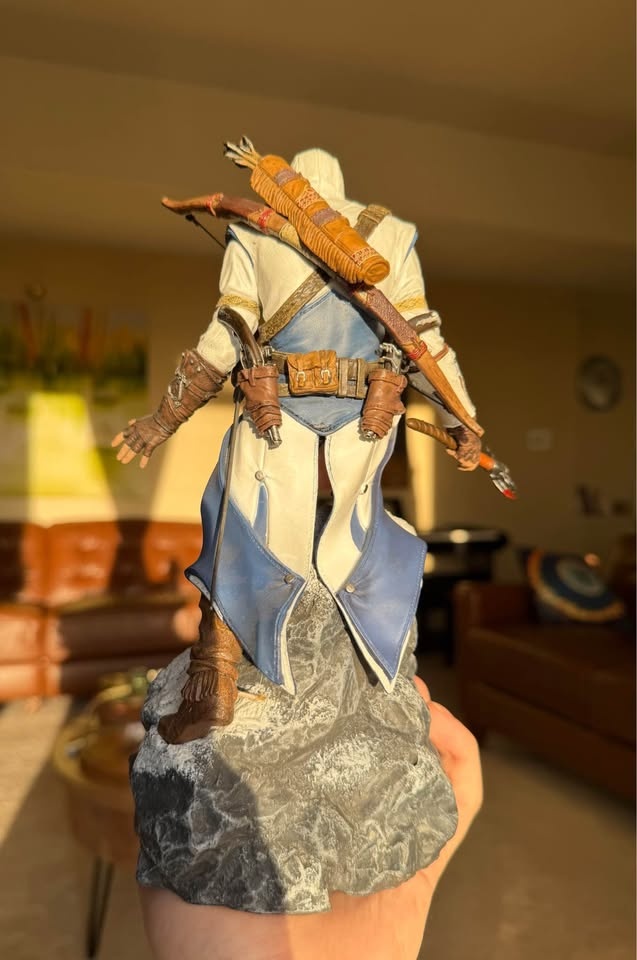 Assassin’s Creed 3 Collector’s Edition Statue - photo 2