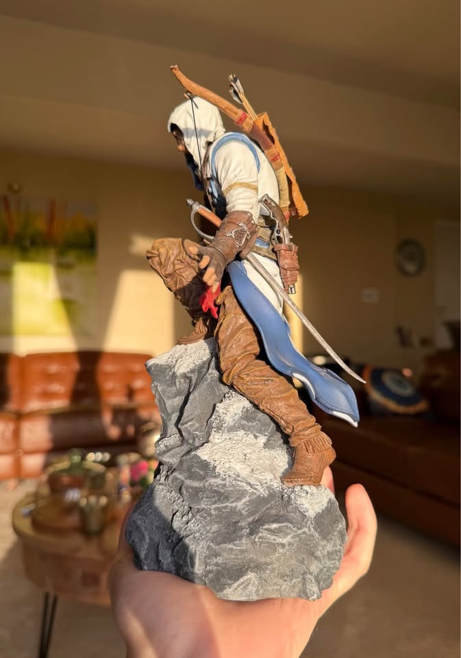 Assassin’s Creed 3 Collector’s Edition Statue - photo 4