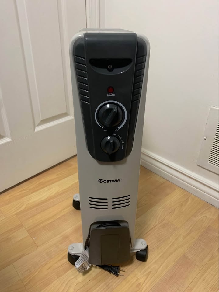 Costway 1500W Oil Filled Radiator Heater – Like New - photo 2