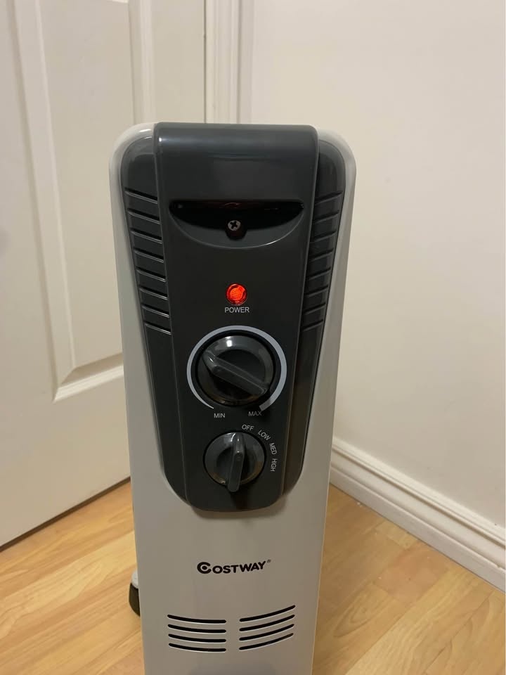 Costway 1500W Oil Filled Radiator Heater – Like New - photo 3