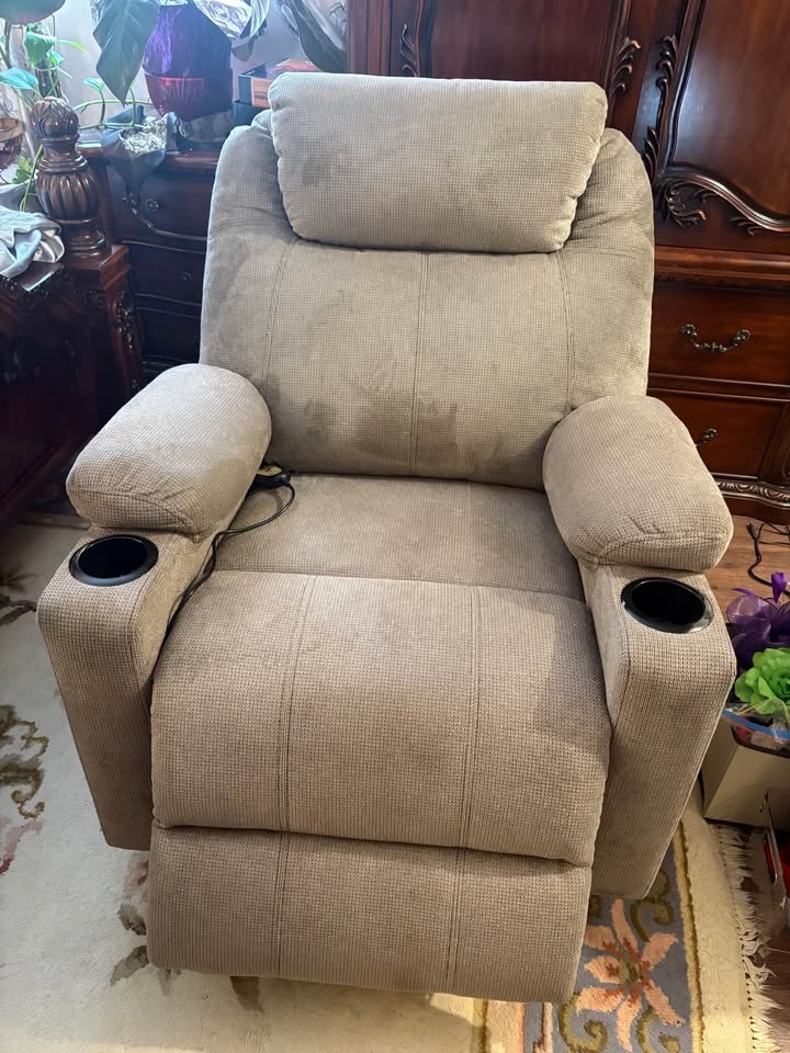 Remote Recliner Chair - photo 2