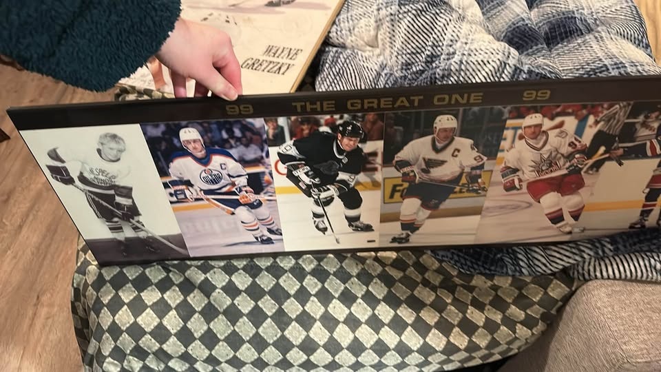 Wayne Gretzky picture. The Great one 99 - photo 2
