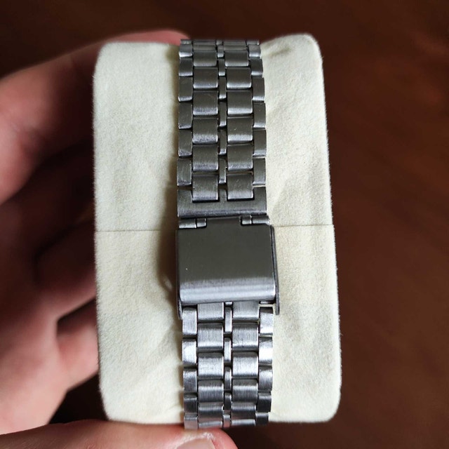 Classic Digital Watch with Metal Strap - photo 2
