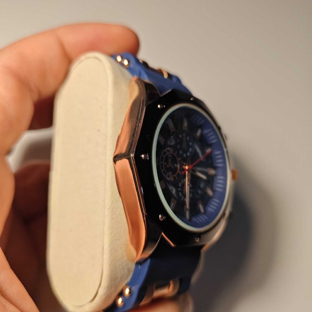 Nice Blue Metal Men’s Watch – Sleek & Modern Look! - photo 2