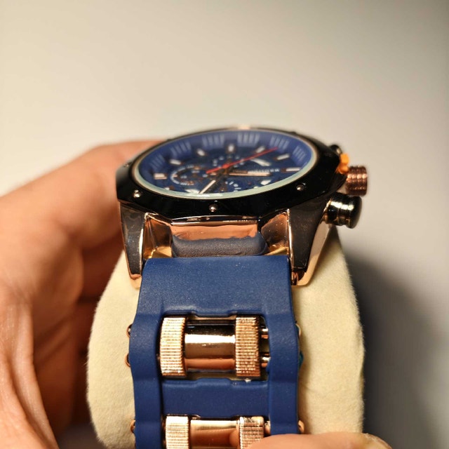 Nice Blue Metal Men’s Watch – Sleek & Modern Look! - photo 4
