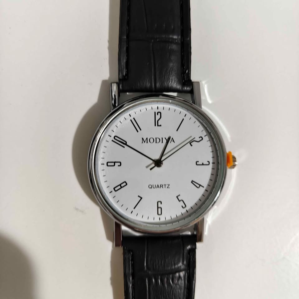 Casual Classic Dress Watch with Leather Strap - Brand New - photo 5
