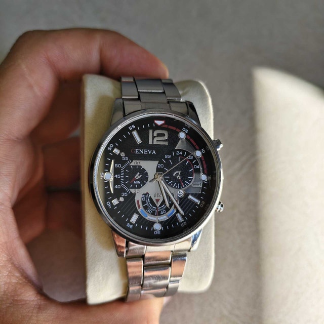 Modern Style Slim Silver Metal Watch