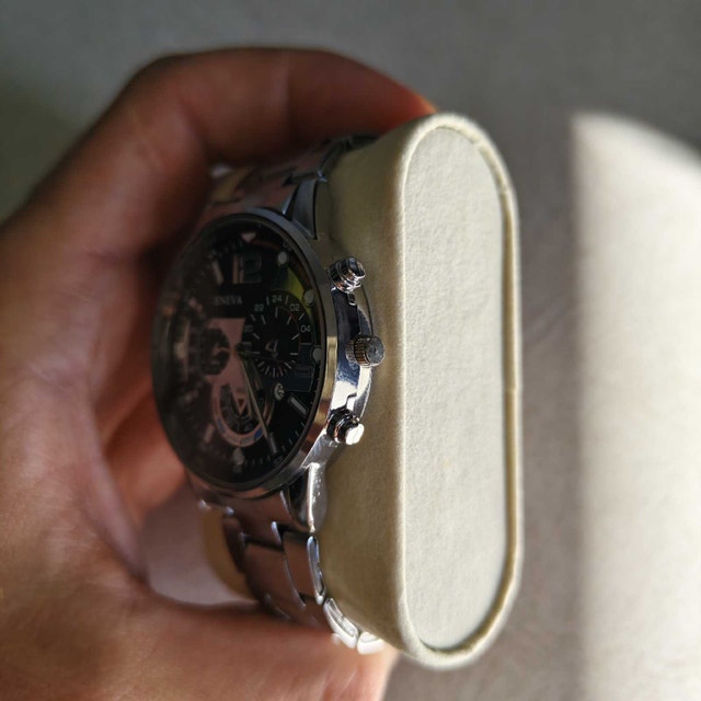 Modern Style Slim Silver Metal Watch - photo 3