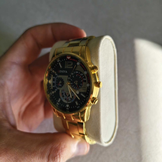 Stylish Classic Geneva Golden Colour Watch - photo 3