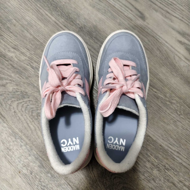 Adorable Brand New Sneakers – Youth Size 1 - photo 4