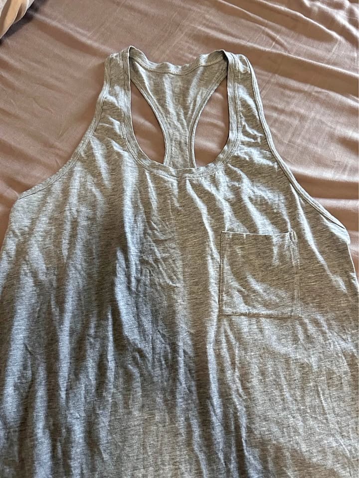 Lululemon sport shirt Yogi Racer Back III