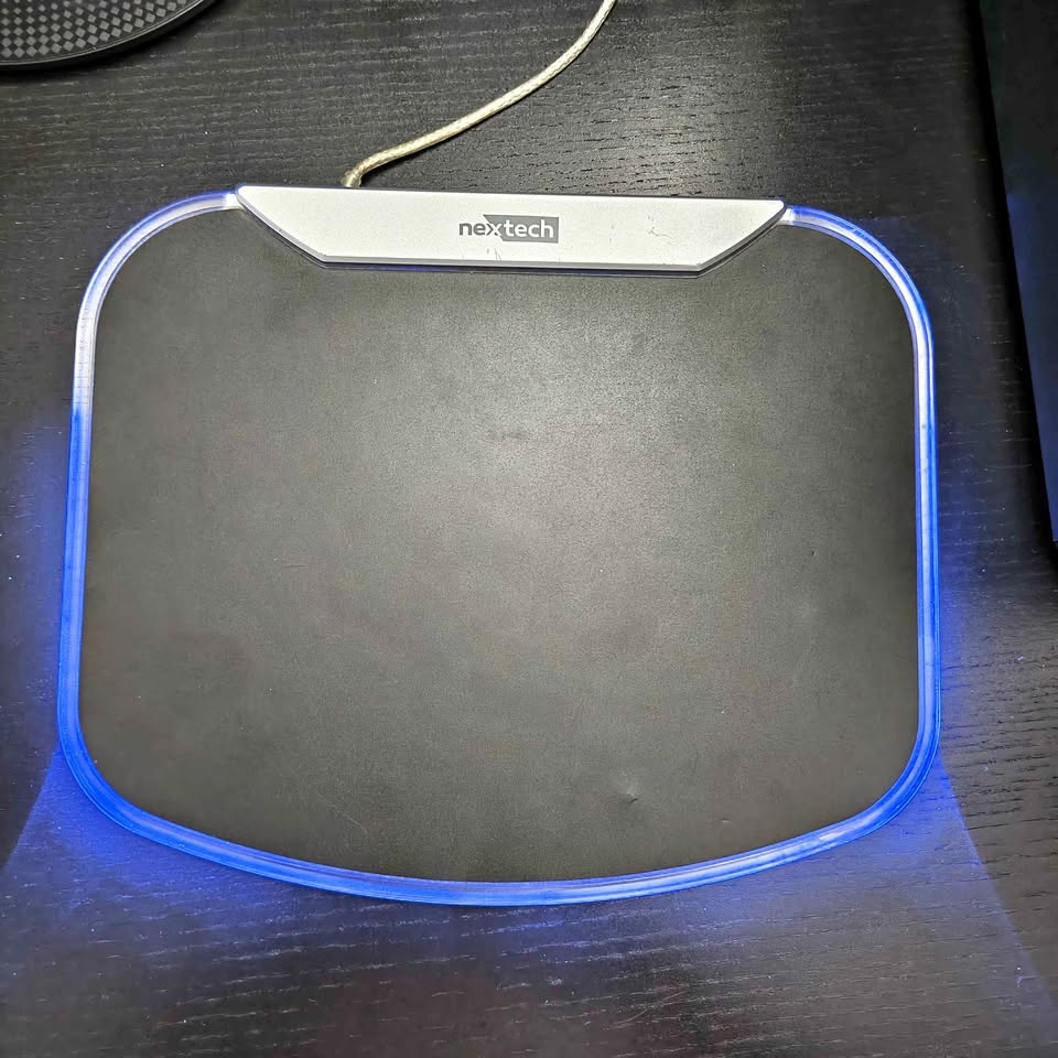 Gaming Mouse Pad with USB Hub
