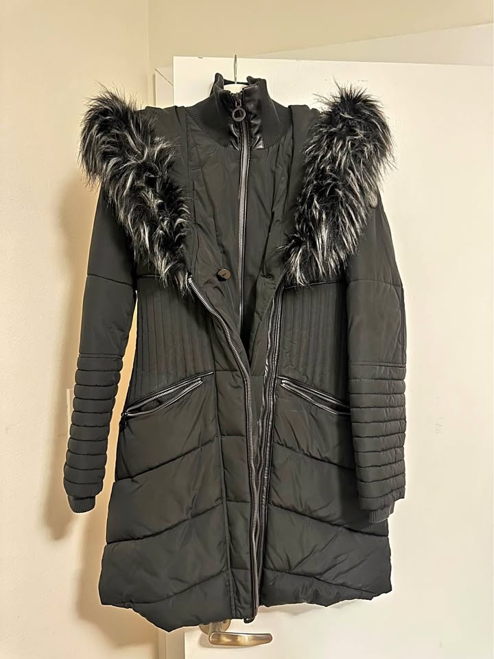 NOIZE Black Long Puffer Coat with Faux Fur Trim S/P