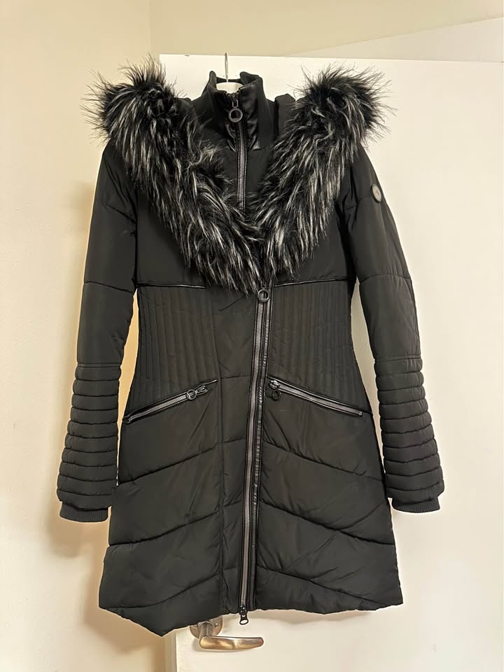 NOIZE Black Long Puffer Coat with Faux Fur Trim S/P - photo 4