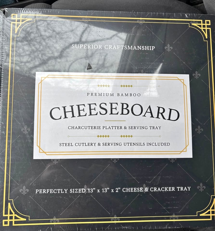 Premium Bamboo Cheeseboard/Charcuterie Board - Brand New