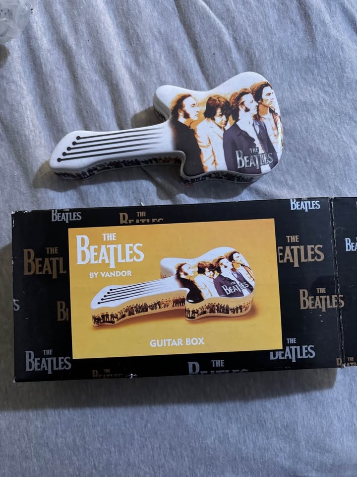 Beatles ceramic guitar box - photo 2