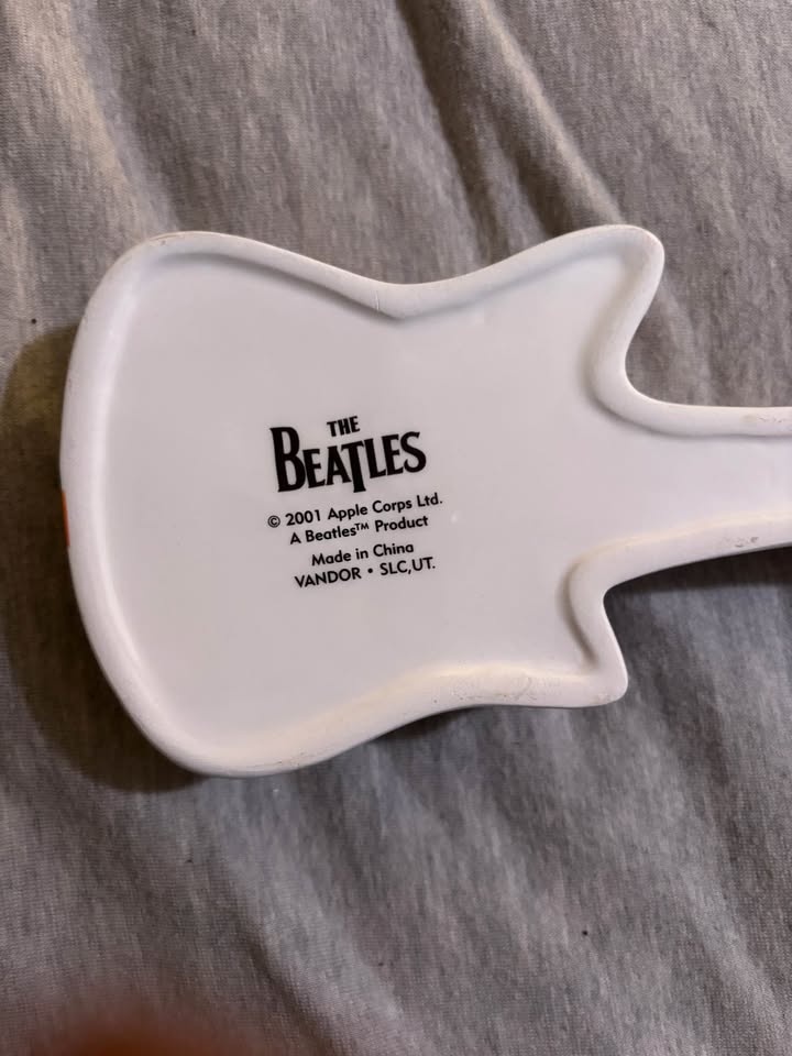 Beatles ceramic guitar box - photo 4