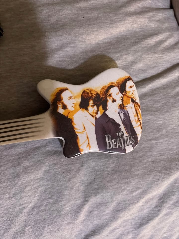 Beatles ceramic guitar box - photo 5