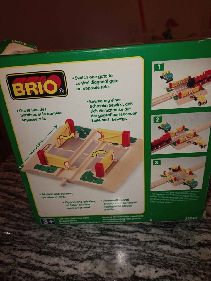 BRIO Two-Way Switching Gate 33243 - photo 2