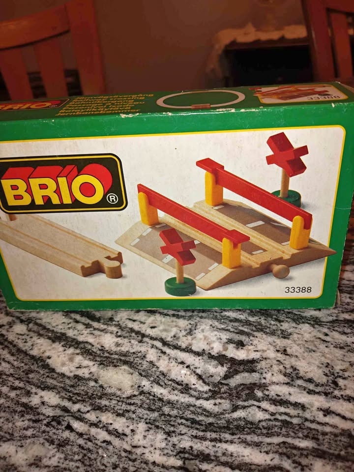 BRIO Railway Crossing 33388 Vintage