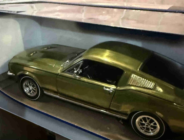 1967 Ford Mustang GT 1:18 Scale Diecast Car