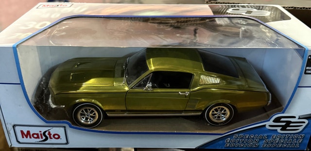 1967 Ford Mustang GT 1:18 Scale Diecast Car - photo 3