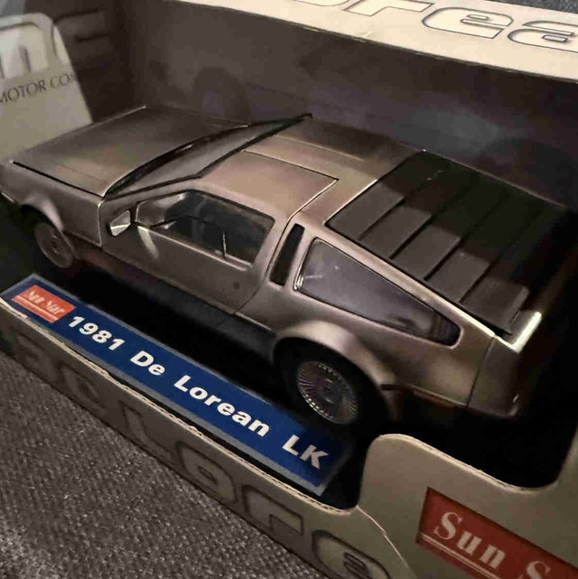 Sun Star 1:18 Scale 1981 DeLorean LK