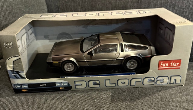 Sun Star 1:18 Scale 1981 DeLorean LK - photo 2