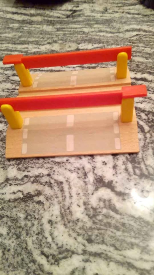BRIO Railway Crossing 33388
