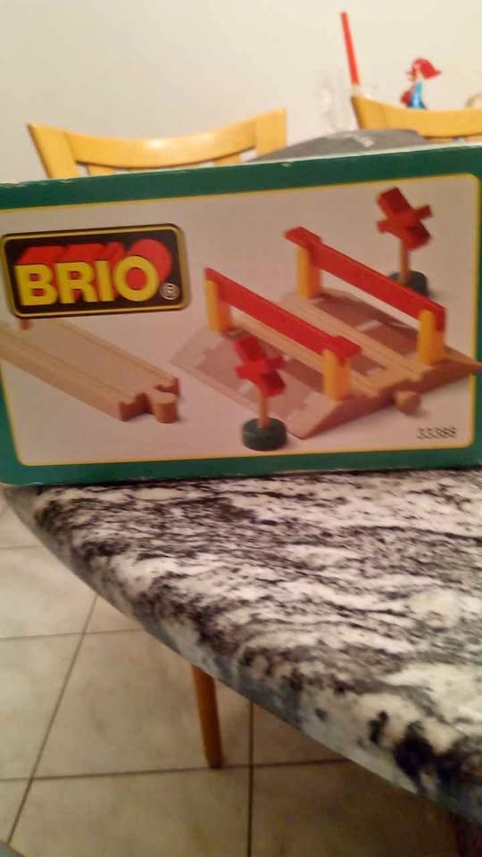 BRIO Railway Crossing 33388