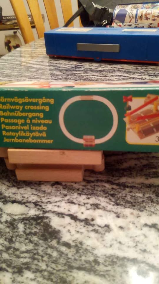 BRIO Railway Crossing 33388 - photo 2