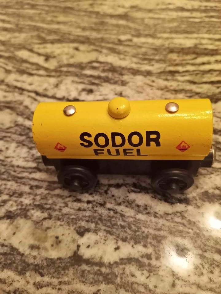 Thomas & Friends Wooden Fuel Tanker (Learning Curve)