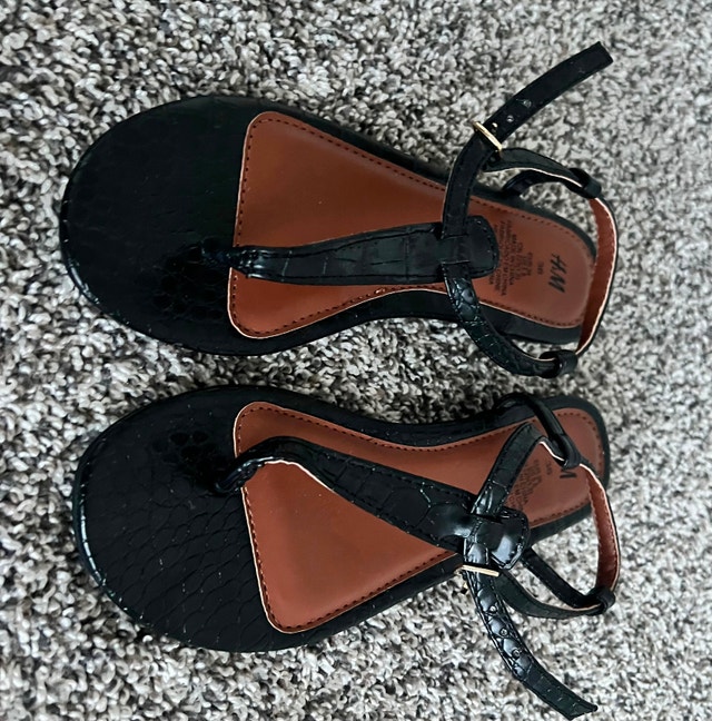 2 Pairs of New Sandals - Size 6 - photo 3